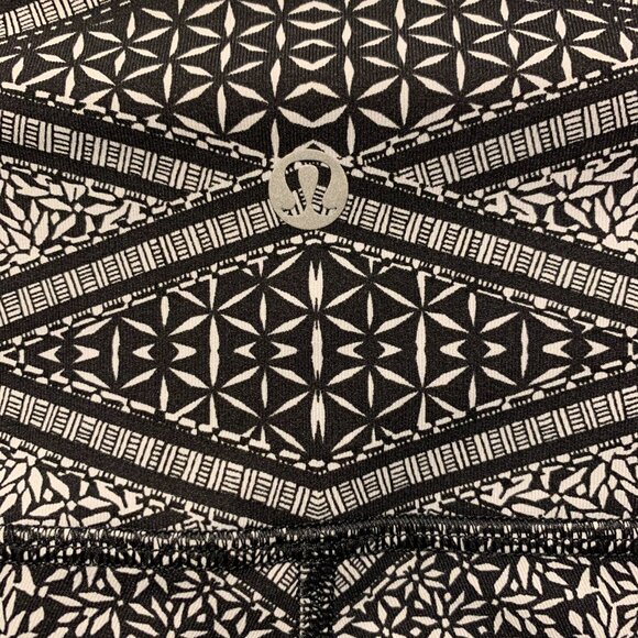 Lululemon~ NWOT!!~ Yoga Pants - Picture 2 of 16